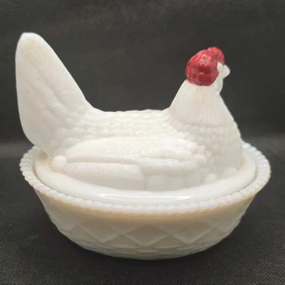 Vintage Westmoreland Milk Glass Rooster on a Nest Covered Dish 5" Long - Picture 5 of 7
